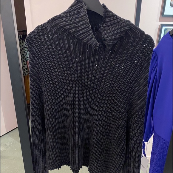 Sweater - Picture 3 of 4